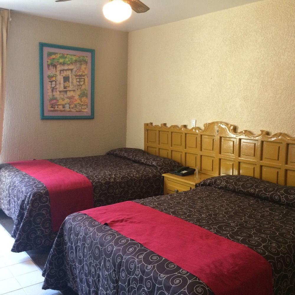 Hotel Colon Express Гвадалахара Экстерьер фото